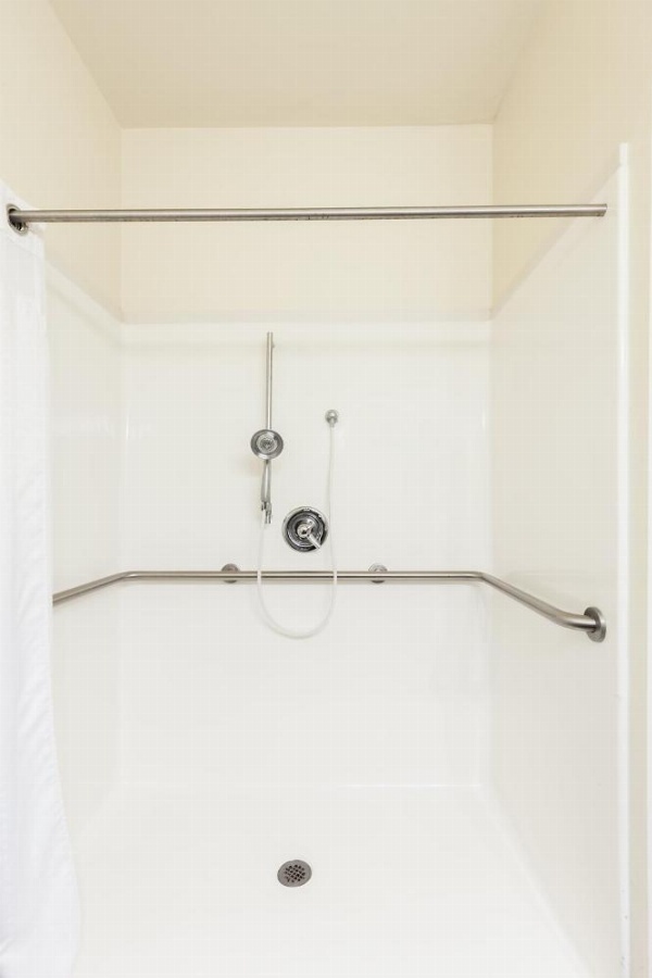 Holiday Inn Express Minden image 12