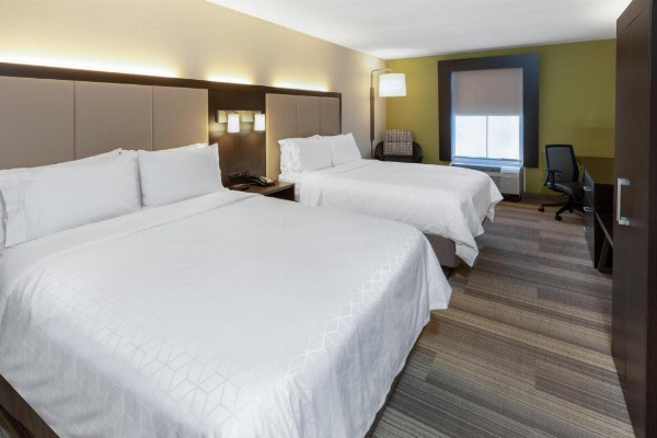 Holiday Inn Express Minden image 20