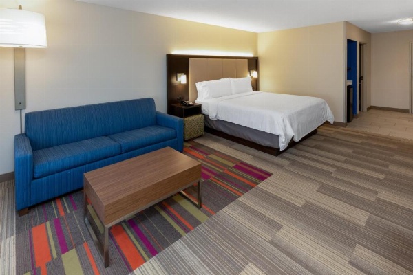 Holiday Inn Express Minden image 26