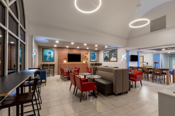 Holiday Inn Express Minden image 27