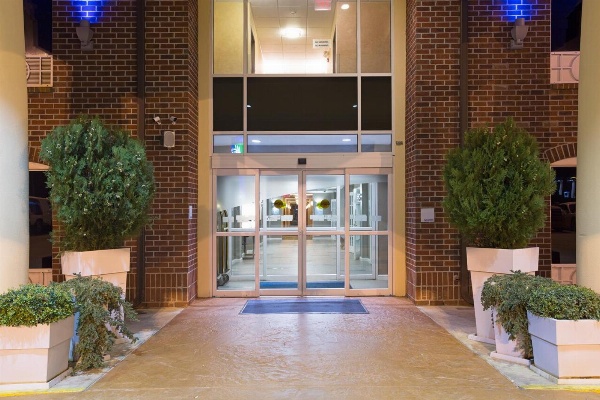 Holiday Inn Express Minden image 4