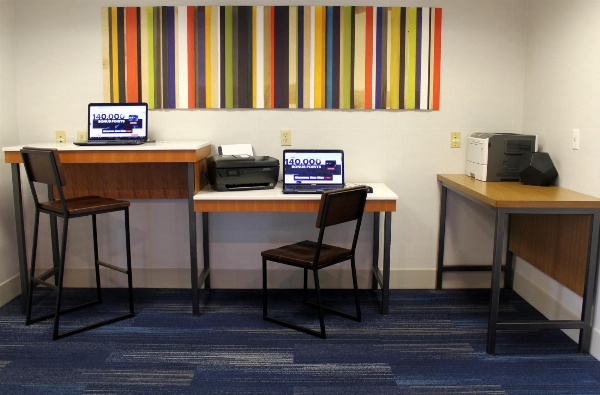 Holiday Inn Express Minden image 5